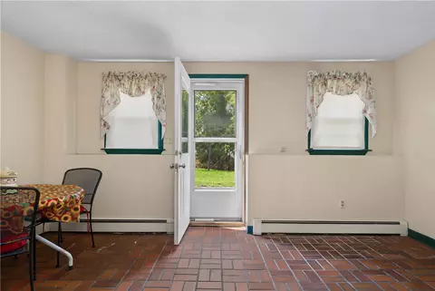 69 Thomas St, Woonsocket, RI 02895 photo 23