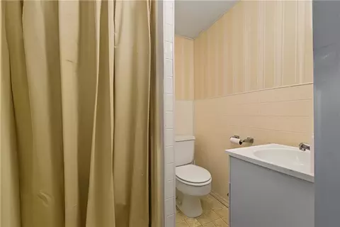 Bath - 69 Thomas St, Woonsocket, RI 02895 photo 3 of 3