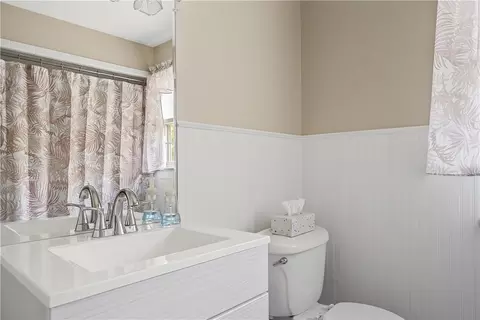 Bath - 69 Thomas St, Woonsocket, RI 02895 photo 2 of 3