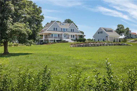 10 High Hill Rd, Tiverton, RI 02878