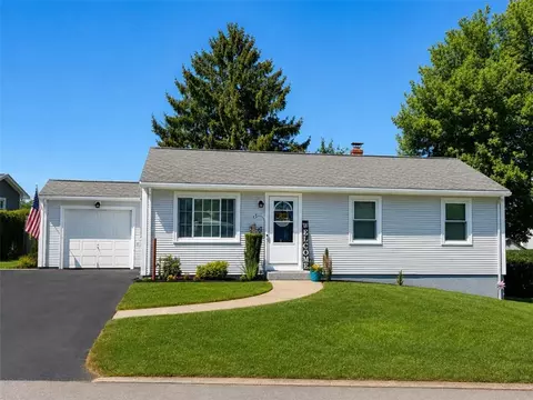 5 Lawrence Dr, East Providence, RI 02914