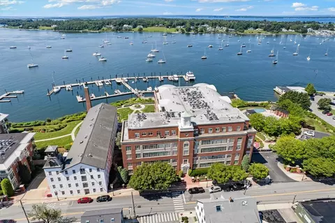 345 Thames St #205N, Bristol, RI 02809