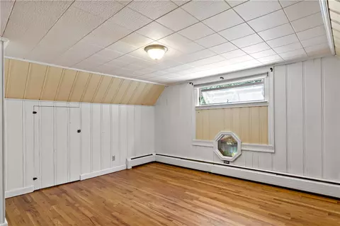 Bedroom - 21 Minda Ln, Coventry, RI 02816 photo 3 of 6