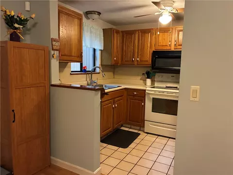 Kitchen - 20 Pheasant Run #C, Smithfield, RI 02917 photo 4 of 5