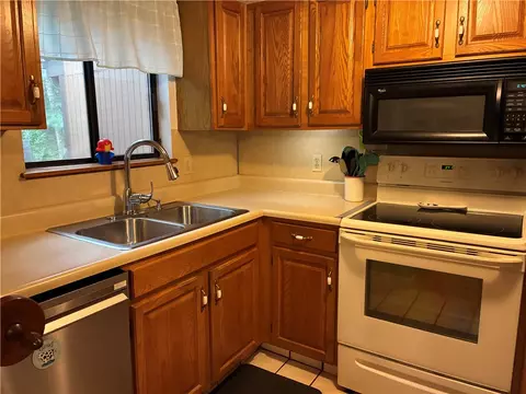 Kitchen - 20 Pheasant Run #C, Smithfield, RI 02917 photo 2 of 5