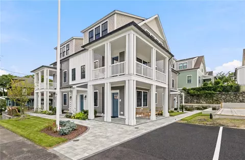 67 Queen St #1C, East Greenwich, RI 02818