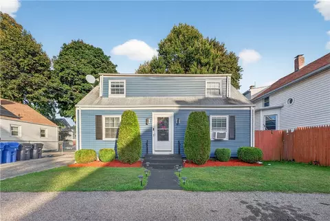 21 Rufus St, Pawtucket, RI 02860