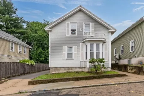 11 Eva St, Providence, RI 02909