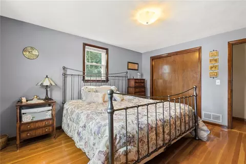 Bedroom - 67 Winston Ave, Warwick, RI 02886 photo 4 of 6