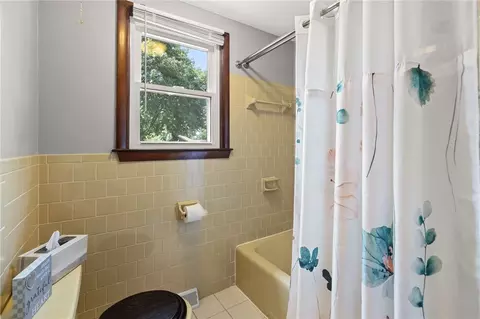 Bath - 67 Winston Ave, Warwick, RI 02886 photo 2 of 3