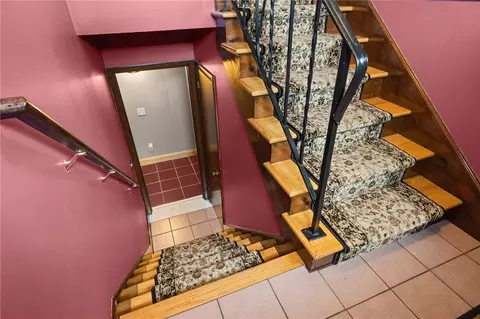 Entry Way - 67 Winston Ave, Warwick, RI 02886 photo 2 of 5