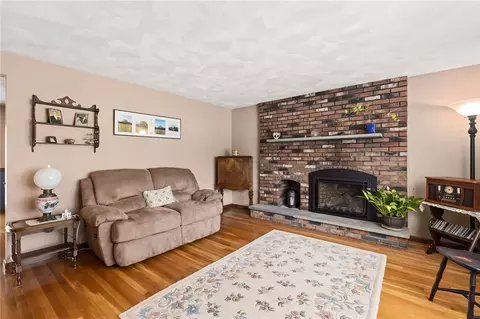 Living - 67 Winston Ave, Warwick, RI 02886 photo 3 of 3