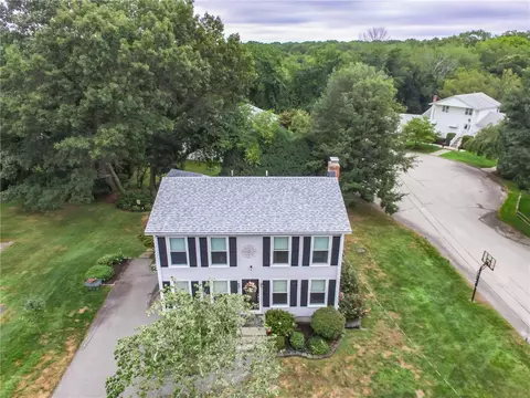 18 Woodcrest Dr, Johnston, RI 02919