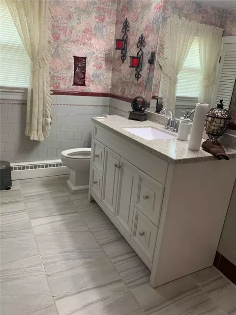 Bath - 82 Killingly St, Providence, RI 02909 photo 2 of 2