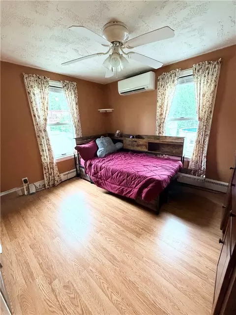 Bedroom - 52 Power Ave, Warwick, RI 02888 photo 1 of 4