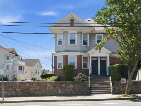 221 Warren Ave, East Providence, RI 02914