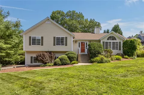22 Apple Ridge Rd, Cumberland, RI 02864