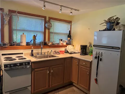 Kitchen - 11 Maybrey Dr, Westerly, RI 02891 photo 2 of 4