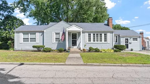 5 Hodsell St, Cranston, RI 02910