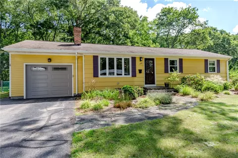 108 Elmwood Dr, North Kingstown, RI 02852