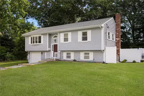 36 Georgia Ave, North Kingstown, RI 02852