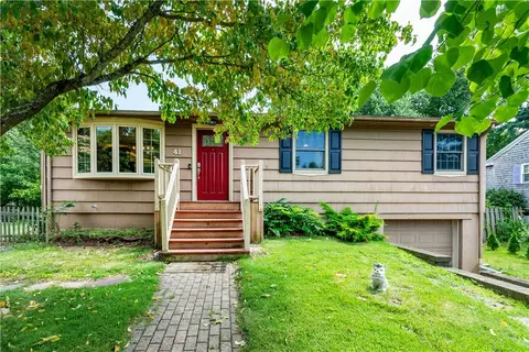 41 Mount View Ave, North Kingstown, RI 02852