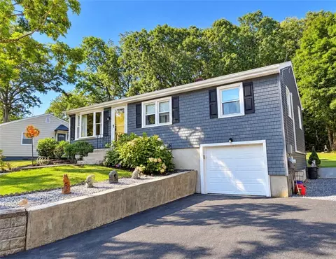 20 New York Ave, Cumberland, RI 02864