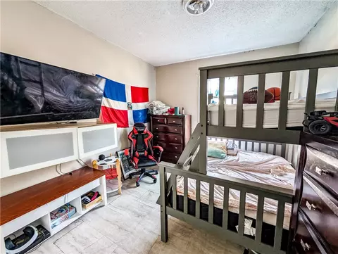 Bedroom - 37 Sixth Ave, Woonsocket, RI 02895 photo 13 of 15