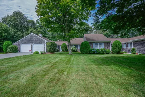 62 Cornell Dr, Portsmouth, RI 02871