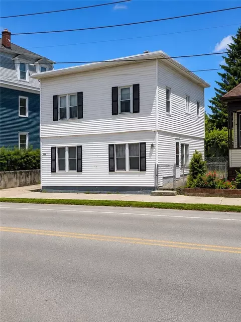816 Plainfield St, Providence, RI 02909