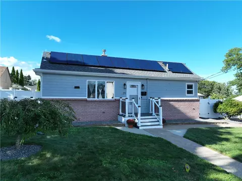 211 Toledo Ave, Pawtucket, RI 02860