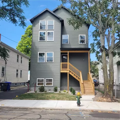 32 Pumgansett St, Providence, RI 02908