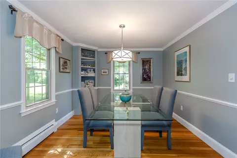 Dining - 10 Circle Dr, Middletown, RI 02842 photo 2 of 4
