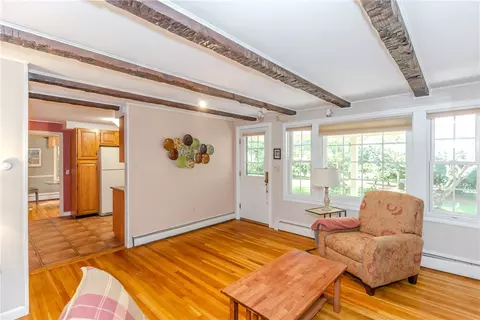 Living - 10 Circle Dr, Middletown, RI 02842 photo 4 of 6