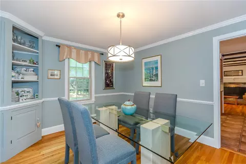 Dining - 10 Circle Dr, Middletown, RI 02842 photo 4 of 4
