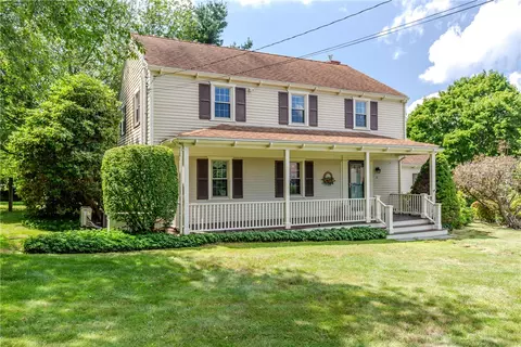 Exterior - 10 Circle Dr, Middletown, RI 02842 photo 10 of 10
