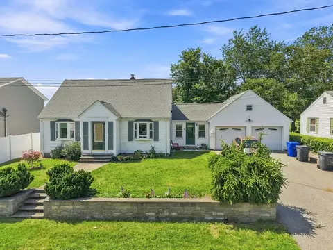 41 Fisher St, East Providence, RI 02914