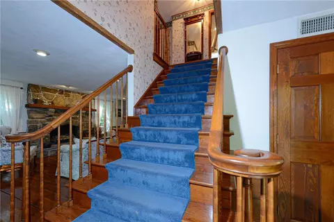 Entry Way - 132 Sheffield Hill Rd, Exeter, RI 02822 photo 1 of 3