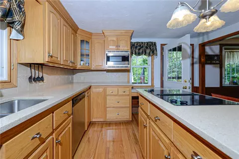 Kitchen - 132 Sheffield Hill Rd, Exeter, RI 02822 photo 2 of 3
