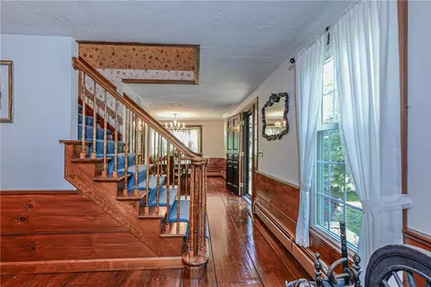 Entry Way - 132 Sheffield Hill Rd, Exeter, RI 02822 photo 3 of 3