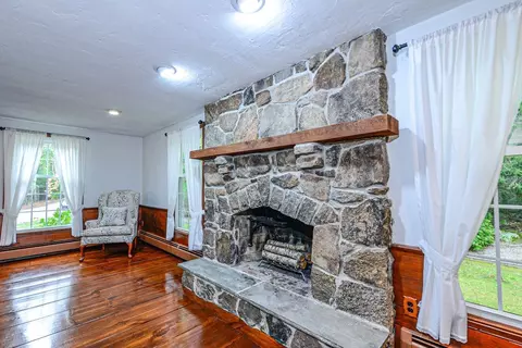 Living - 132 Sheffield Hill Rd, Exeter, RI 02822 photo 6 of 8
