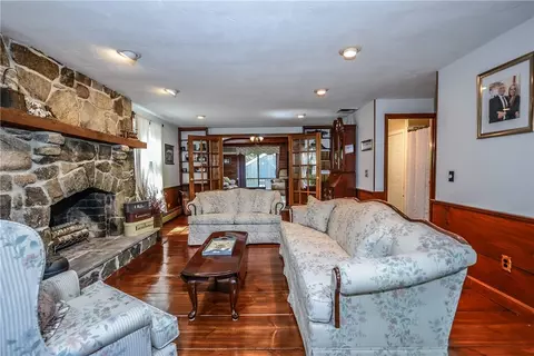 Living - 132 Sheffield Hill Rd, Exeter, RI 02822 photo 2 of 4