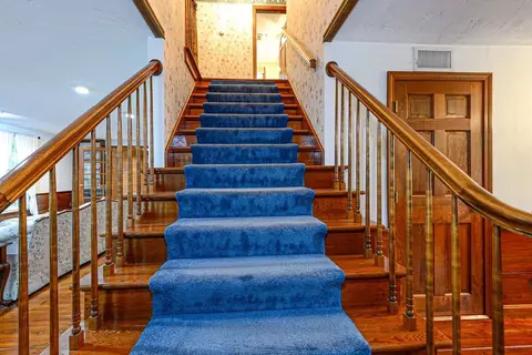 Entry Way - 132 Sheffield Hill Rd, Exeter, RI 02822 photo 2 of 3