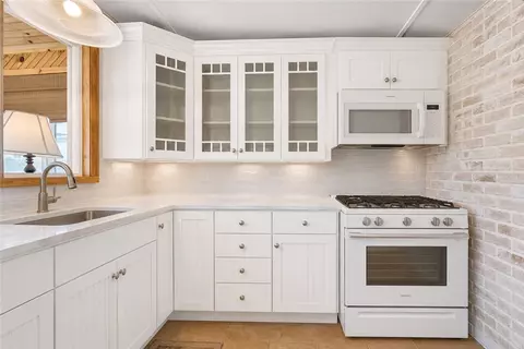 Kitchen - 6 Arbeth Ave, Narragansett, RI 02882 photo 3 of 3