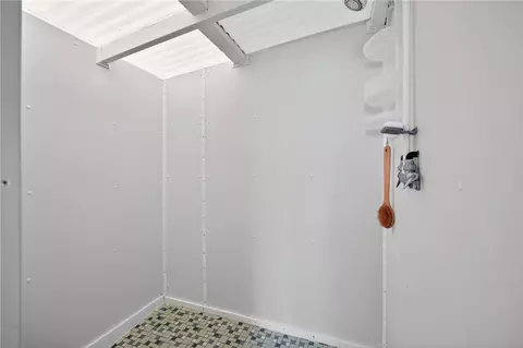 Bath - 6 Arbeth Ave, Narragansett, RI 02882 photo 3 of 3