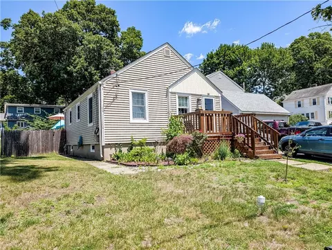 115 Davis Ave, Cranston, RI 02910