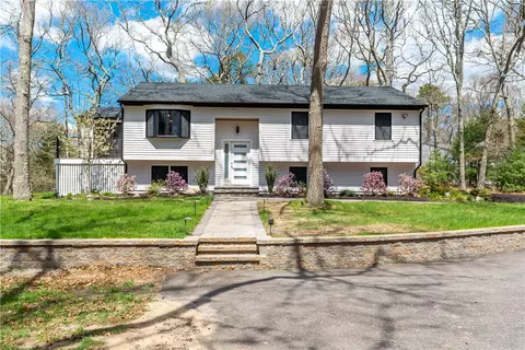 433 Gravelly Hill Rd, South Kingstown, RI 02879