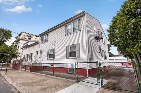 32 Almy St, Providence, RI 02909