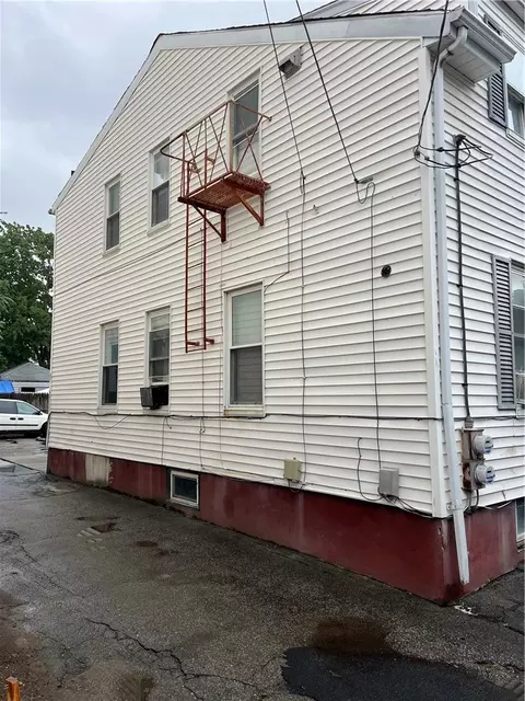 32 Almy St, Providence, RI 02909