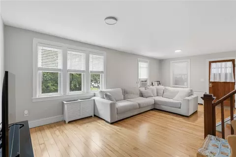 Living - 16 Beechcrest St, Warwick, RI 02888 photo 3 of 3
